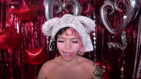Snapshot of katalina_garcia chatting on February 19, 12:03 am Kata Garcia online show from February 19, 12:03 am