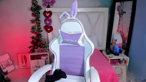 Snapshot of katalina_garcia chatting on October 2, 10:59 pm Kata Garcia online show from October 2, 10:59 pm