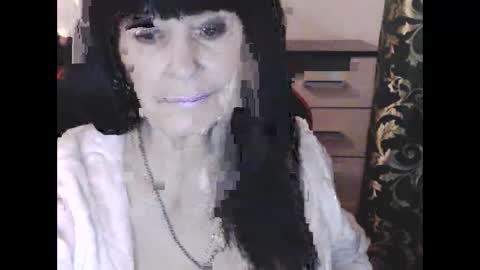 Snapshot of katarinaohdream chatting on December 13, 6:49 pm KatarinaOhDream online show from December 13, 6:49 pm