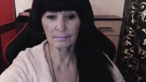 Snapshot of katarinaohdream chatting on December 5, 2:33 pm KatarinaOhDream online show from December 5, 2:33 pm