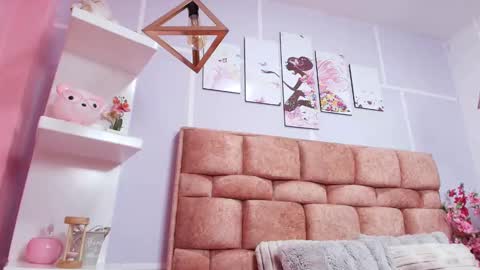 Snapshot of kate_froz chatting on February 18, 11:22 am Kate Froz online show from February 18, 11:22 am