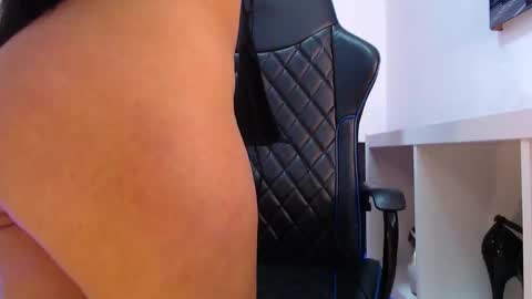 Snapshot of kate_owenns chatting on September 22, 12:58 pm Kate online show from September 22, 12:58 pm