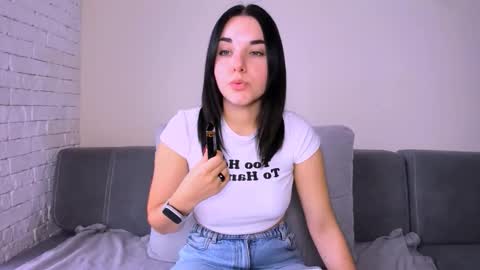 Snapshot of kate_ree_ chatting on October 17, 6:27 am KATE online show from October 17, 6:27 am