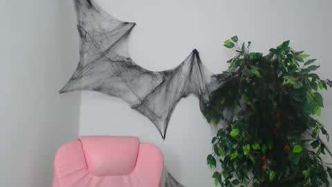 Kate online show from November 3, 9:30 pm