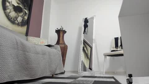 KateDolly online show from December 3, 5:10 am