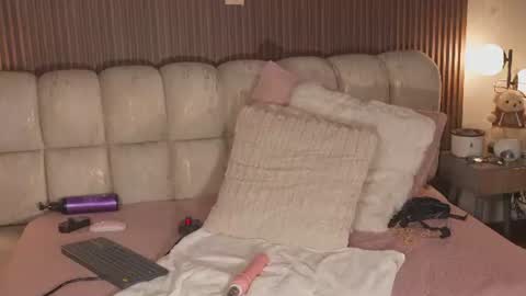  Kate Owens  online show from July 28, 2:13 pm