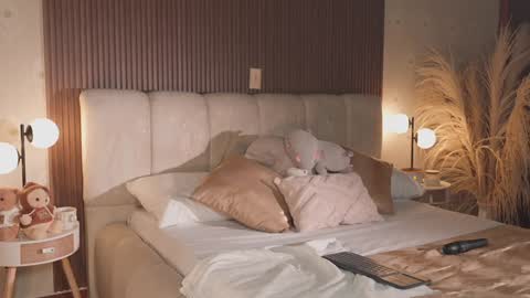  Kate Owens  online show from March 10, 11:25 am