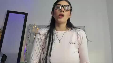 love meeee online show from May 15, 9:50 pm
