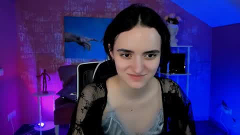 katewillows online show from March 16, 5:44 am