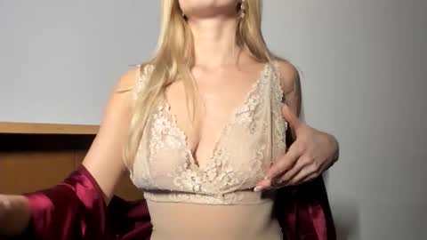 Katie online show from November 20, 6:20 pm