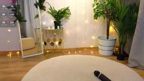 Katie online show from December 18, 2:11 pm