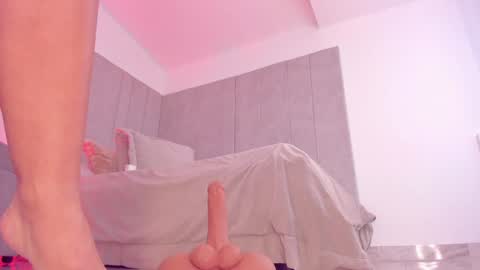Snapshot of katiecruz_ chatting on December 29, 10:34 am Katie online show from December 29, 10:34 am