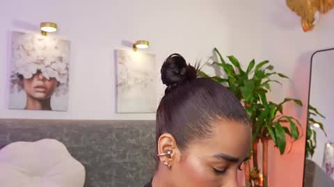 Katie online show from August 2, 11:24 am