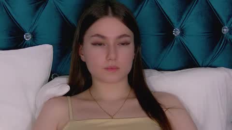 katiereeves online show from March 13, 8:21 pm