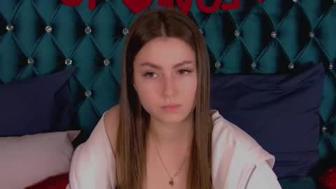 katiereeves online show from February 11, 5:25 pm