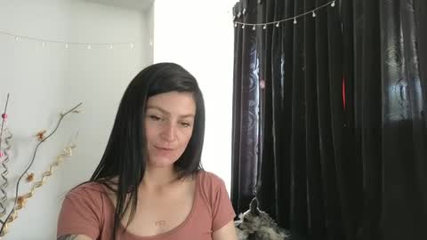 Snapshot of katlopez19 chatting on February 24, 5:31 pm katalina online show from February 24, 5:31 pm