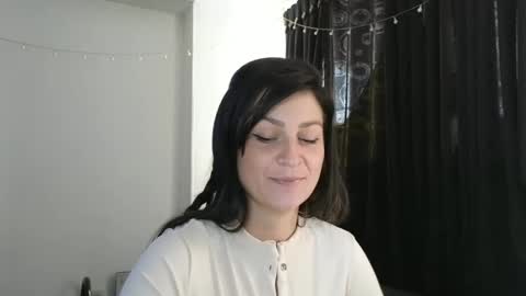 Snapshot of katlopez19 chatting on March 12, 5:49 pm katalina online show from March 12, 5:49 pm