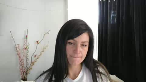 Snapshot of katlopez19 chatting on February 26, 5:31 pm katalina online show from February 26, 5:31 pm