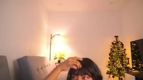 Follow me on instagram and twitter as correaktnees online show from December 14, 7:14 am