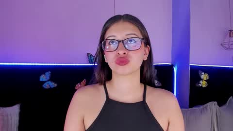 .... Katniss .... online show from February 7, 3:54 am