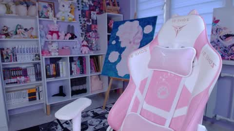 Snapshot of katrinwaifu chatting on October 23, 2:01 pm Katrin online show from October 23, 2:01 pm