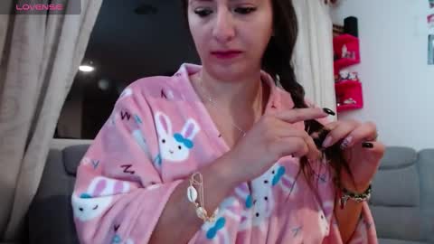 Snapshot of kattie_love chatting on February 22, 3:56 am kattie online show from February 22, 3:56 am