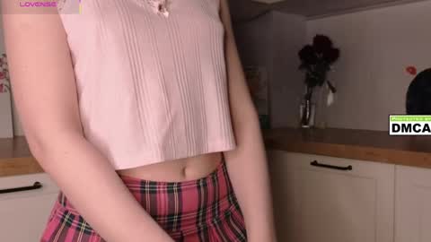 I dont know whats gonna happen today but my name is Katty and lets start being friends online show from April 27, 10:18 pm