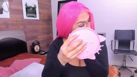 salo  online show from November 22, 1:36 pm