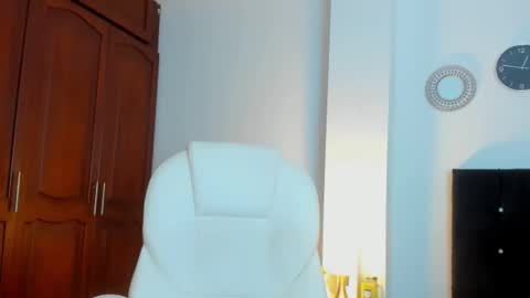 KATYAJHONSS online show from November 19, 1:27 am