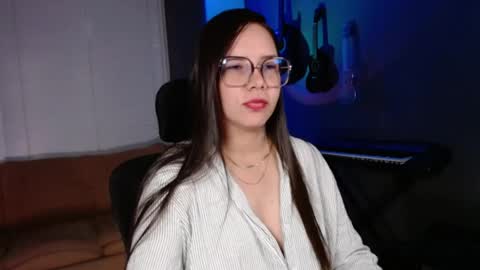 Kay online show from April 30, 6:35 pm