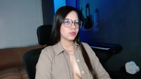 Kay online show from July 28, 8:34 pm