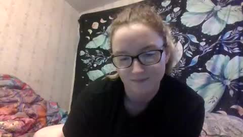 Snapshot of kaybug98 chatting on October 29, 2:42 pm kaybug98 online show from October 29, 2:42 pm