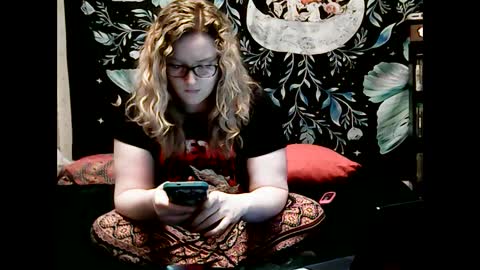 Snapshot of kaybug98 chatting on February 27, 1:16 am kaybug98 online show from February 27, 1:16 am