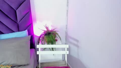 kaylachannell online show from April 29, 4:48 am