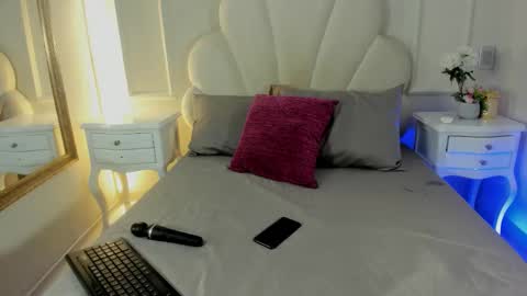 kaylachannell online show from October 21, 4:05 am