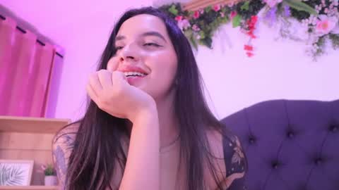 kaylee_lee online show from June 10, 4:22 am