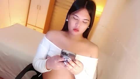 Y O U R        F U T U R E       K A Y L E E  online show from October 23, 1:11 am