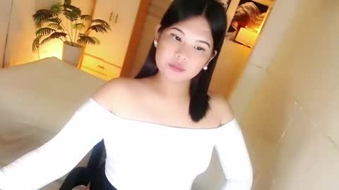 Y O U R        F U T U R E       K A Y L E E  online show from December 2, 2:46 am