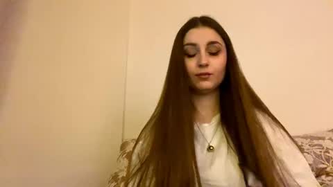 Anna online show from March 18, 5:07 pm