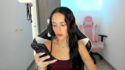 Snapshot of kaylie_xxx chatting on October 1, 6:24 pm kaylie online show from October 1, 6:24 pm