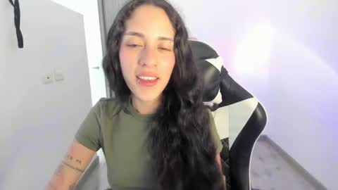 kaylie online show from February 11, 2:51 pm