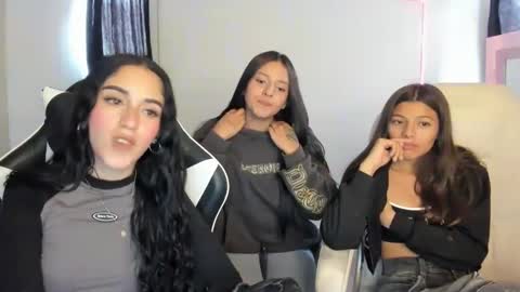 Snapshot of kaylie_xxx chatting on February 12, 9:33 pm kaylie online show from February 12, 9:33 pm