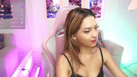 Snapshot of kayraowen chatting on January 2, 11:41 am Kayra online show from January 2, 11:41 am