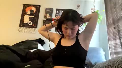 kearianwat online show from March 28, 12:48 pm