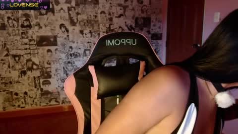 Snapshot of keikim_ chatting on February 9, 10:11 pm Kimk online show from February 9, 10:11 pm