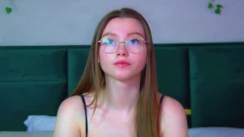 Snapshot of keiraace chatting on February 28, 4:32 am Keira online show from February 28, 4:32 am