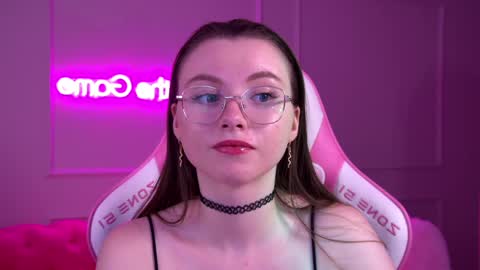Snapshot of keiraace chatting on February 23, 4:40 pm Keira online show from February 23, 4:40 pm