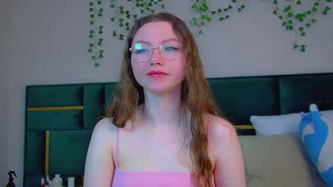 Snapshot of keiraace chatting on March 9, 6:06 am Keira online show from March 9, 6:06 am