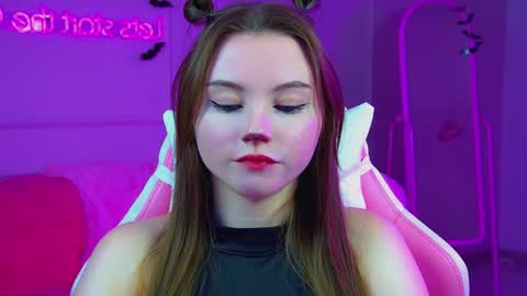 Keira online show from October 23, 6:25 pm