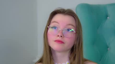 Snapshot of keiraace chatting on March 2, 4:18 am Keira online show from March 2, 4:18 am